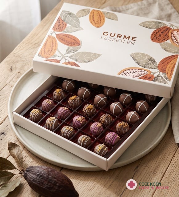 Lotus Biscoff® ve Desenli Trüf Büyük Gurme Lezzetler Kutusu